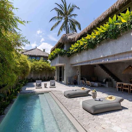 The Konkret Lombok Villa Kuta  Exterior photo